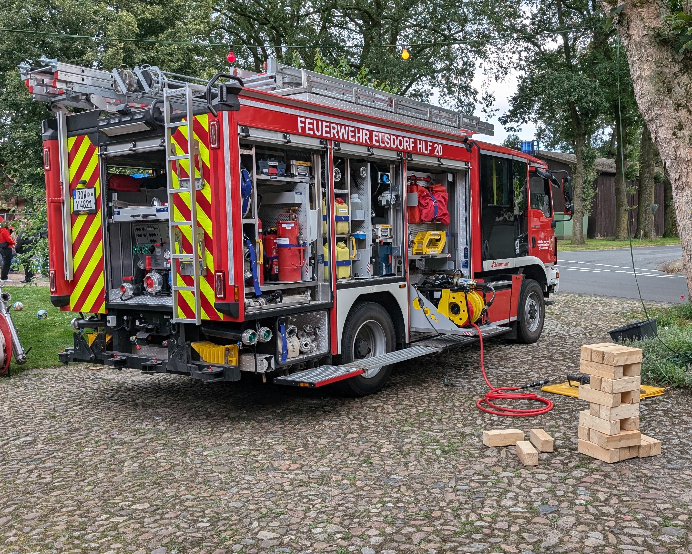 HLF 20 zu Gast beim 77 jährigen Jubiläum der Freiwilligen Feuerwehr Frankenbostel